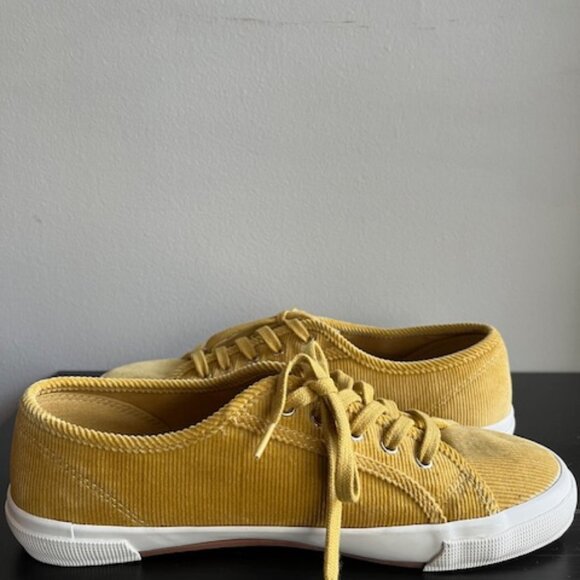 Old Navy corduroy sneaker. - Picture 3 of 3
